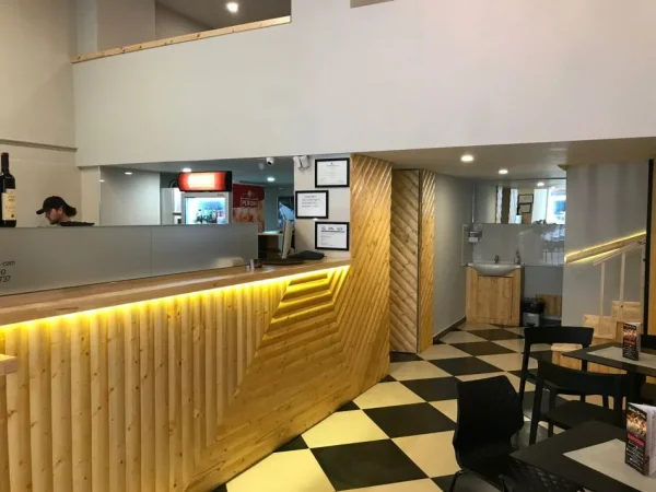 Tirane, shitet lokal Kati 0, 100 m² 130,000 € (Astir)