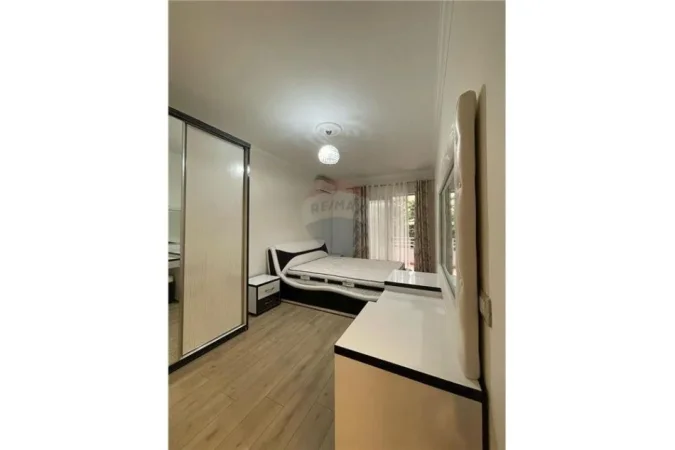 Tirane, jepet me qera apartament 2+1 Kati 2, 90 m² 580 € (Liqeni i Thate)