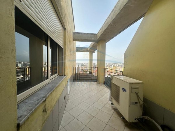 Tirane, shitet apartament 2+1+2+2 BALLKONE Kati 11,  170,000 € (Rruga e Kavajes, perballe Delijorgjit