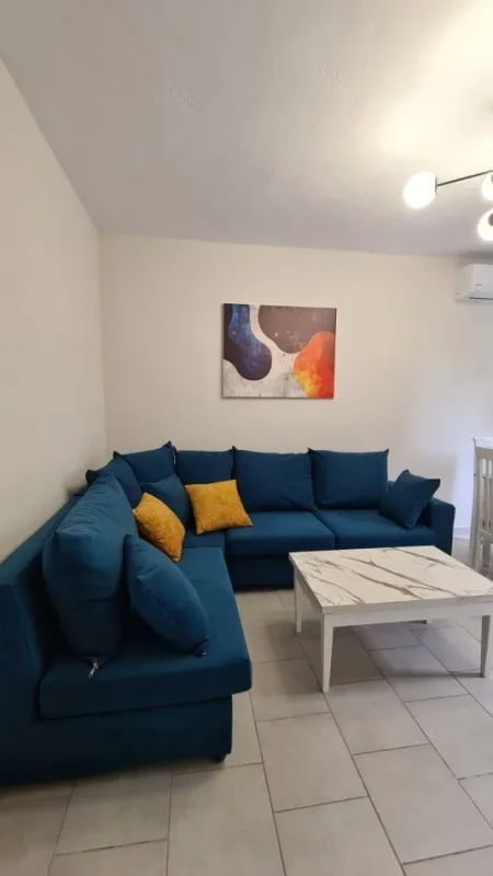 Tirane, jepet me qera apartament 1+1 Kati 2, 67 m² 470 € (21 Dhjetori)