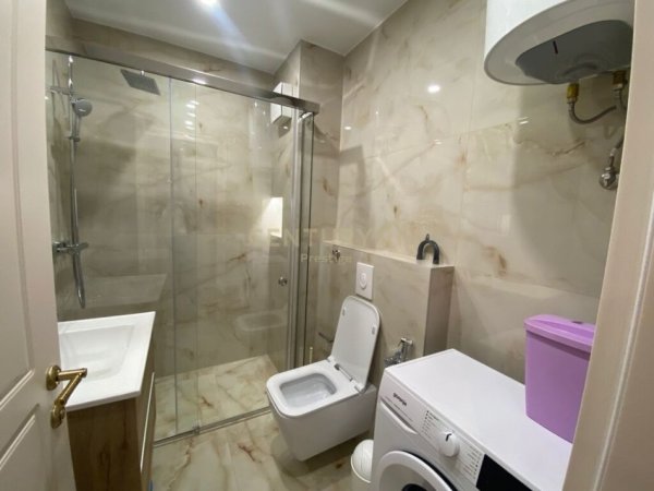 Tirane, jepet me qera apartament 1+1 Kati 5, 70 m² 600 € (elbasanit)