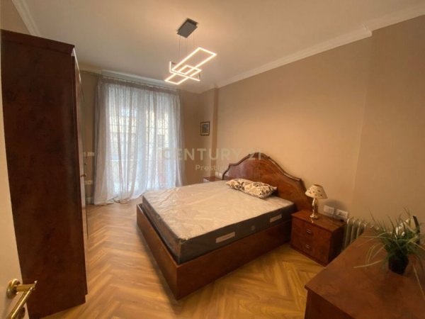 Tirane, jepet me qera apartament 1+1 Kati 5, 70 m² 600 € (elbasanit)