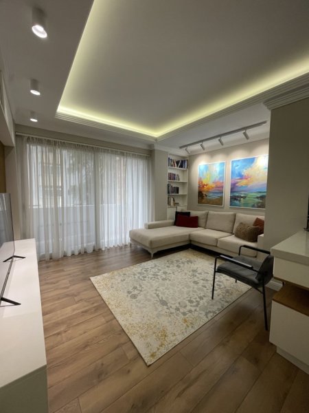 Tirane, jepet me qera apartament 2+1 Kati 2, 85 m² 750 € (xhammliku)