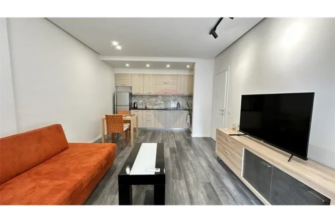 Tirane, jepet me qera apartament 2+1 Kati 5, 95 m² 600 € (Frosina plaku)