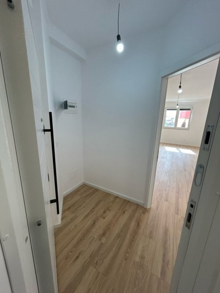 Tirane, jepet me qera garsonier 1+1 Kati 5, 40 m² 85,000 € (rruga e elbasanit)