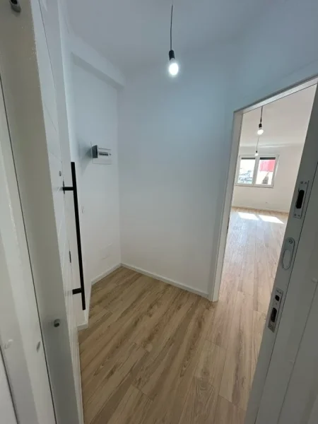 Tirane, jepet me qera garsonier 1+1 Kati 5, 40 m² 85,000 € (rruga e elbasanit)