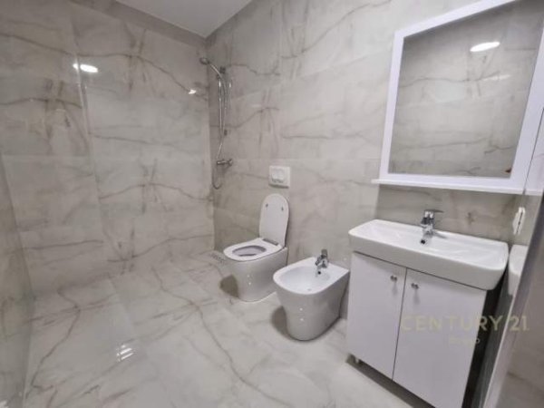 Tirane, jepet me qera apartament 2+1+BLK Kati 6, 93 m² 550 Euro (don bosko)