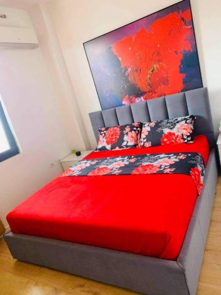 Tirane, jepet me qera apartament 2+1+BLK Kati 7, 100 m² 700 Euro (rruga Kavajes)