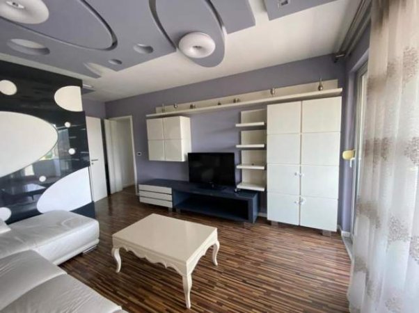 Tirane, jepet me qera apartament 2+1 1.300 Euro