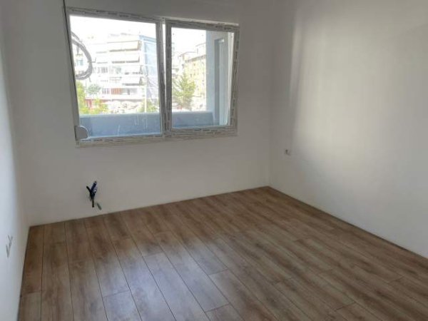 Tirane, jepet me qera apartament 2+1+BLK Kati 1, 96 m² 600 Euro (Rruga Haxhi Kika)