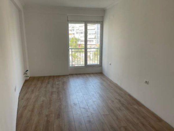 Tirane, jepet me qera apartament 2+1+BLK Kati 1, 96 m² 600 Euro (Rruga Haxhi Kika)