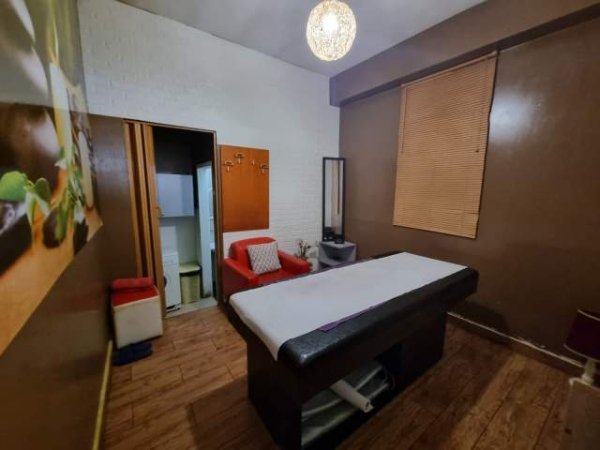 Tirane, jepet me qera dyqan Kati 0, 90 m² 550 Euro (Rruga Haxhi Kika)
