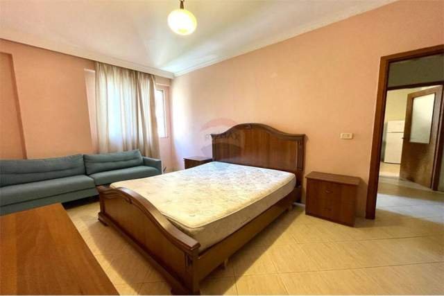 Tirane, jepet me qera apartament 1+1 Kati 2, 63 m² 400 Euro (KOMUNA PARISIT)