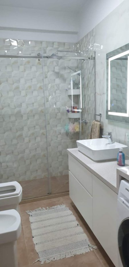 Tirane, jepet me qera apartament 2+1+BLK Kati 3, 107 m² 500 Euro (rr Sitki Cico)