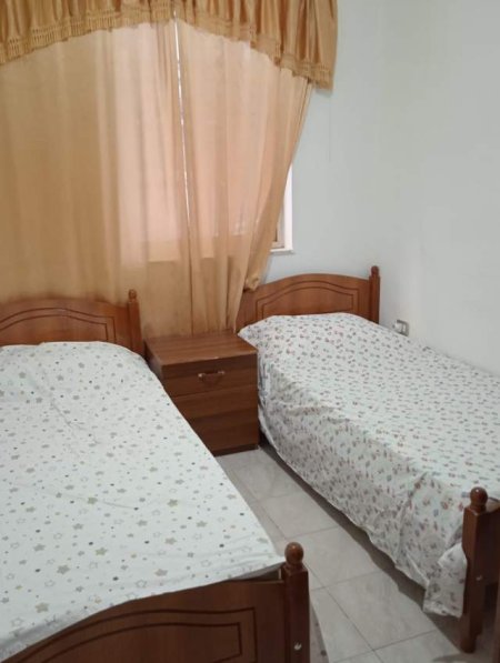 Tirane, jepet me qera apartament 1+1 Kati 1, 32 m² 300 Euro (stadiumi dinamo.)