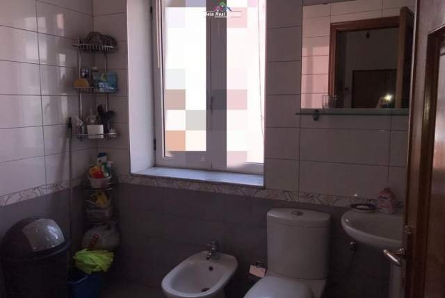 Tirane, jepet me qera apartament 3+1+BLK Kati 3, 155 m² 800 Euro (Qender)