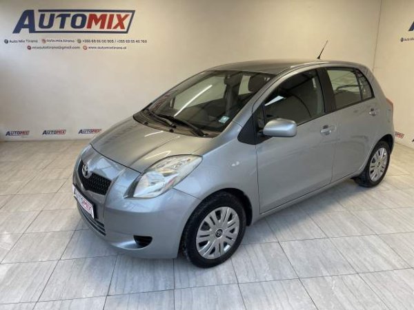 Tirane, shes makine Toyota YARIS Viti 2006, 5.900 Euro