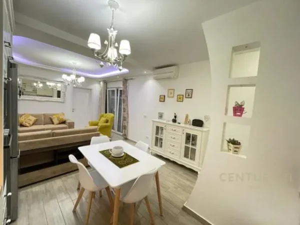 Tirane, jepet me qera apartament 2+1+A+BLK Kati 2, 101 m² 500 Euro (KODRA DIELLIT)