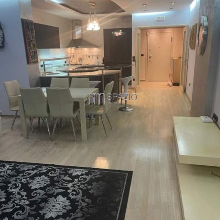 Tirane, jepet me qera apartament 2+1+BLK Kati 2, 212 m² 2.500 Euro (Ish Ekspozita)