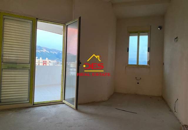 Shqiperi, ofert apartament Kati 8, 116 m² 75.000 Euro (Rruga Sadik Zotaj)
