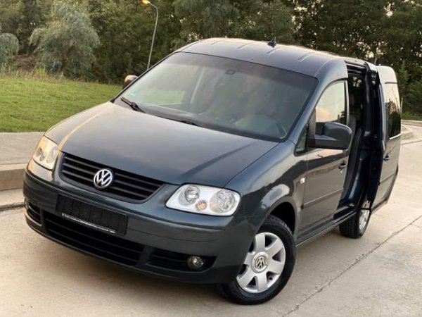 Tirane, shes makine Volkswagen Cady 1.9 Nafte Automat Viti 2009,