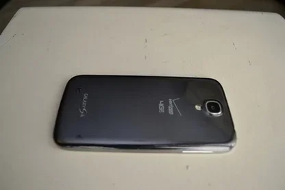 Tirane, 3 Smartphone Galaxy S4 8.000 Leke