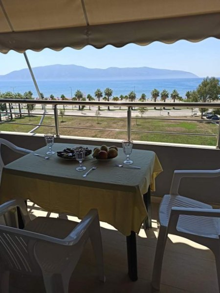 Appartamento 2+1 , 100 m2 in affitto sul Lungomare a Valona, ​​vicino alla scuola navale. 500 Euro/mese