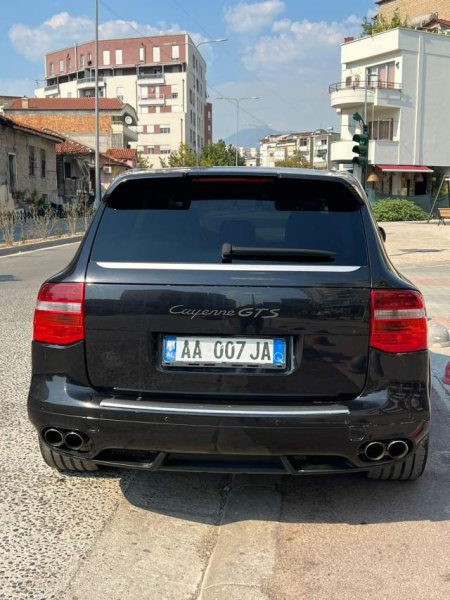 Tirane, jap me qera xhip Porsche Cayenne Viti 2008, 70 Euro