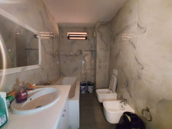 Tirane, jepet me qera apartament 2+1+BLK Kati 1, 136 m² 600 Euro (Selvia)