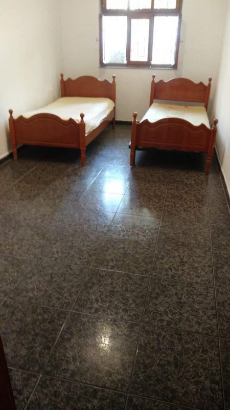 Tirane, jepet me qera apartament 1+1+BLK Kati 1, 120 m² 27.000 Leke (azbi serani)