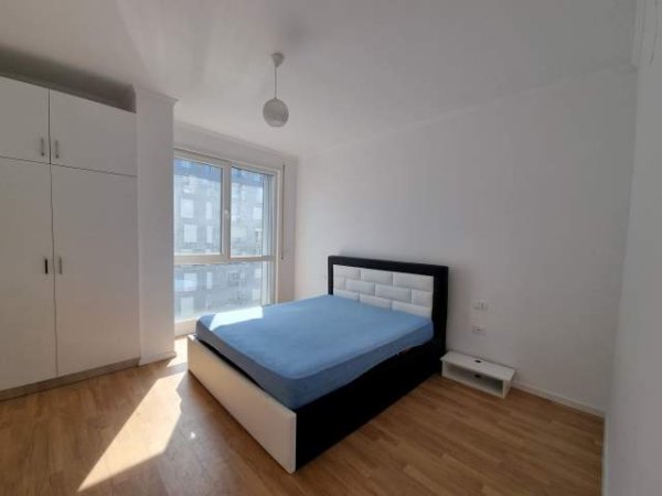 Tirane, jepet me qera apartament 1+1+BLK Kati 5, 70 m² 350 Euro (Flori di bosco)