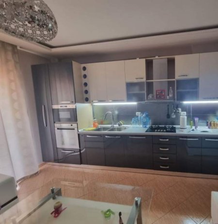 Tirane, jepet me qera apartament 2+1+BLK 70 m² 450 Euro (Don Bosko)