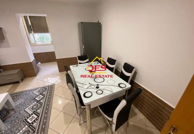 Vlore, shitet apartament Kati 1, 56 m² 40.000 Euro (Rruga Hasan Kushta)