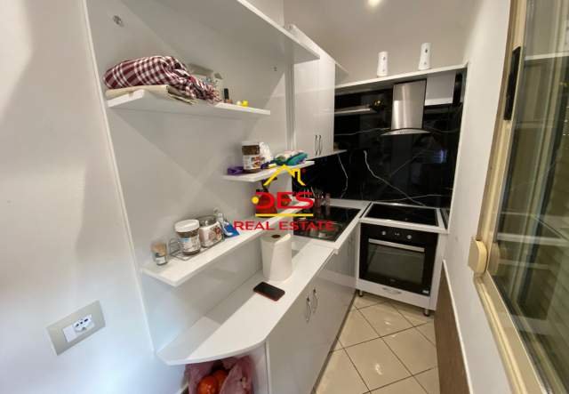 Vlore, shitet apartament Kati 1, 56 m² 40.000 Euro (Rruga Hasan Kushta)