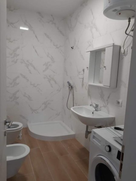 Tirane, jepet me qera apartament 2+1+A+BLK Kati 5, 107 m² 400 Euro (Aleksander Moisiu)