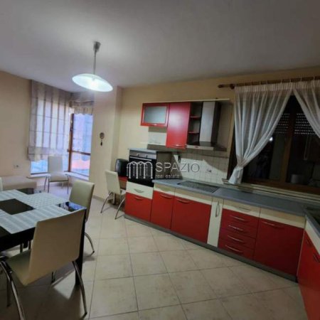 Tirane, jepet me qera apartament 2+1+BLK Kati 5, 143 m² 800 Euro (Rruga Elbasanit)