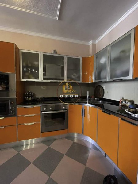 Tirane, jepet me qera apartament 2+1 Kati 9, 95 m² 600 Euro (Blloku, Njësia Bashkiake Nr. 5, Tiranë, Tirana Mun)