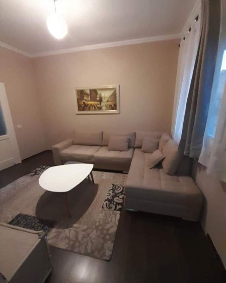 Tirane, jepet me qera apartament 1+1+A Kati 2, 60 m² 350 Euro (Komuna e Parisit)