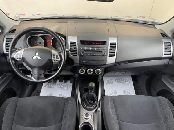 Tirane, shes xhip Mitsubishi outlander Viti 2009, 6.900 Euro