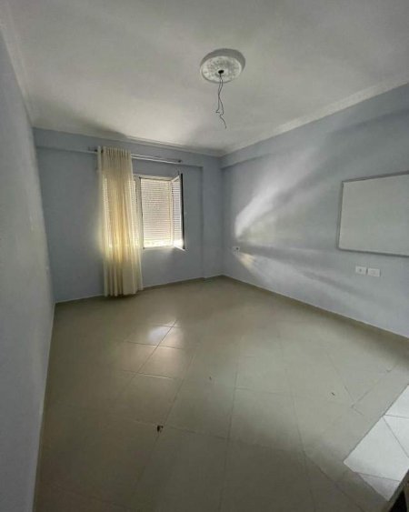 Tirane, jepet me qera apartament 2+1+BLK Kati 2, 100 m² 400 Euro (bilal sina)