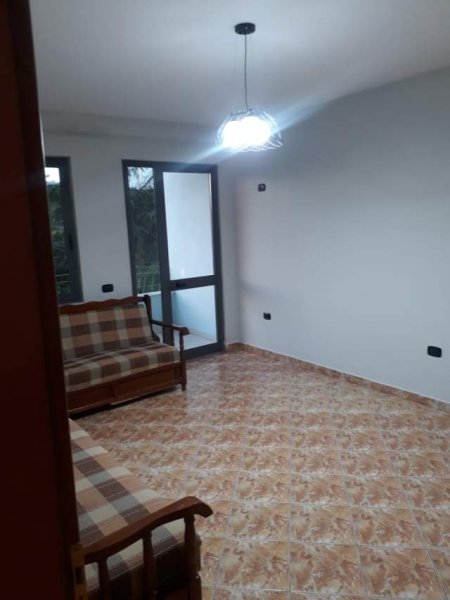 Tirane, jepet me qera apartament 2+1+BLK Kati 2, 100 m² 300 Euro (todi shkurti)