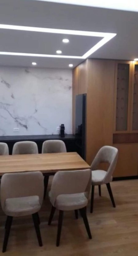Tirane, jepet me qera apartament 2+1+BLK Kati 4, 115 m² 1.100 Euro (bardhok biba)