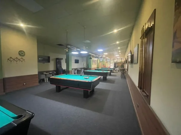 Tirane, shitet dyqan Kati 0, 206 m² 480,000 € (Fresku)