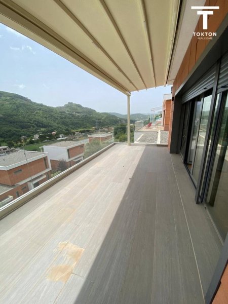 Tirane, jepet me qera Vile 3+1+Ballkon Kati 3, 250 m² 2,250 € (TEG) TT 928