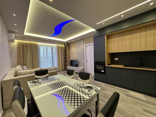 Tirane, jepet me qera apartament 2+1+Ballkon Kati 4, 115 m² 650 € (farmaca 10)