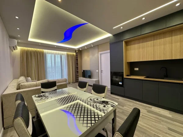 Tirane, jepet me qera apartament 2+1+Ballkon Kati 4, 115 m² 650 € (farmaca 10)