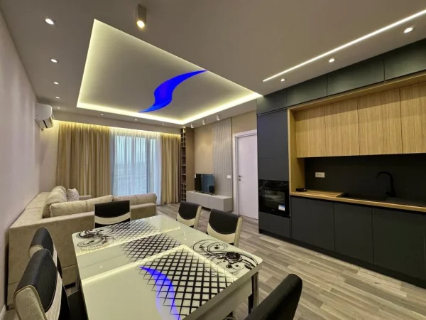 Tirane, jepet me qera apartament 2+1+Ballkon Kati 4, 115 m² 650 € (farmaca 10)