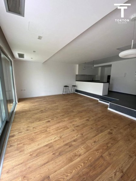 Tirane, shitet Vile 3+1+Ballkon Kati 3, 250 m² 495,000 € (TEG) TT 929