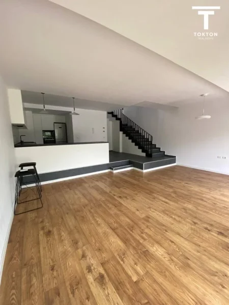 Tirane, shitet Vile 3+1+Ballkon Kati 3, 250 m² 495,000 € (TEG) TT 929