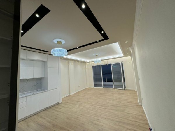 Tirane, shes apartament 3+1+2 , 144 m² 219,900 € (Kompleksi Mateo, Kopshti Botanik Zoologjik)